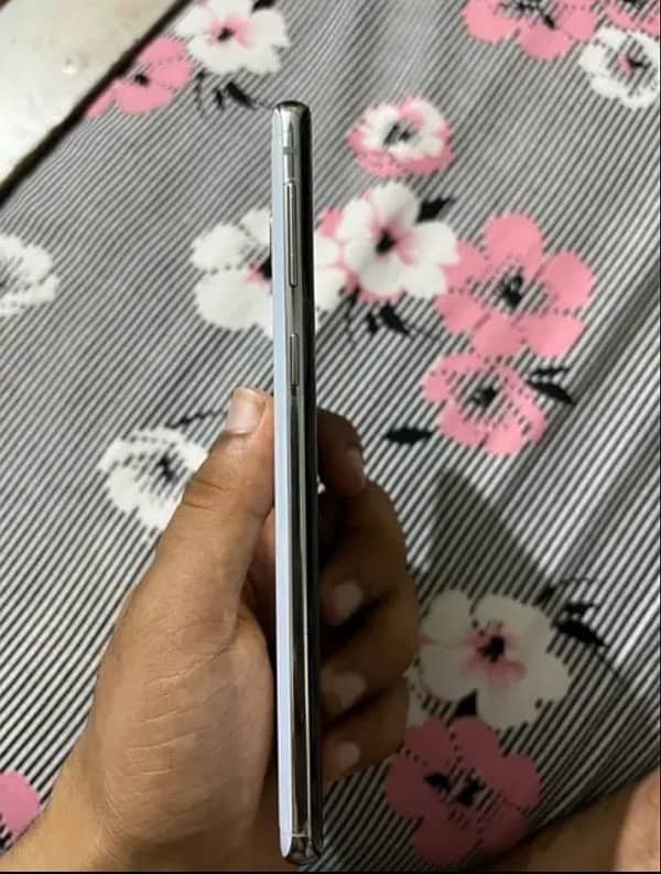 Samsung s10 5G condition 10/10 lush condition 3