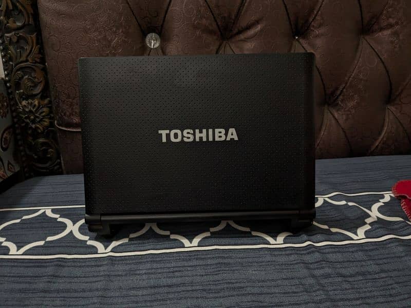 Toshiba Mini Laptop.   (Without battery)   (0332-0037723) 4