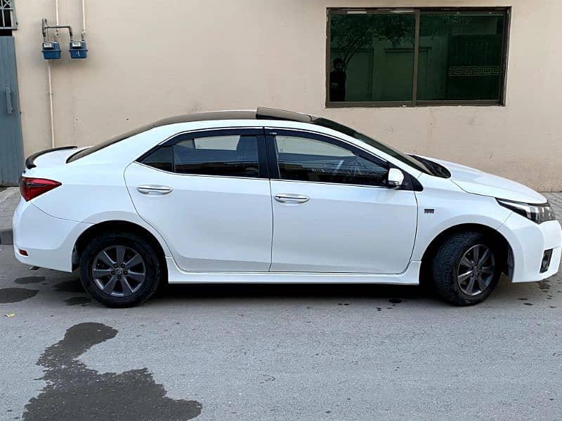 Toyota Altis Grande 2015 11