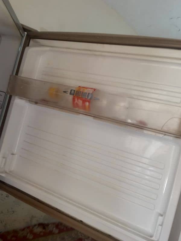 fridge for sale dawlance 4