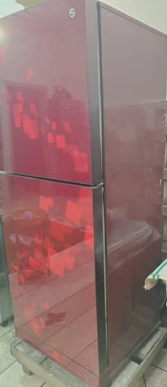 PEL Refrigerator 10/9 condition shine red colour