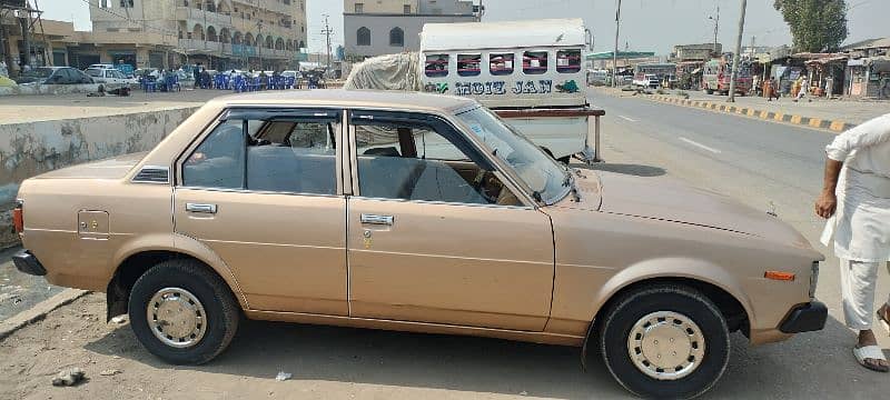 Toyota Corolla 1981 4