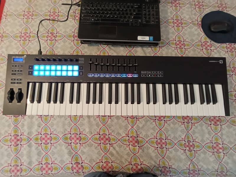 Novation Midi control 61 key 1