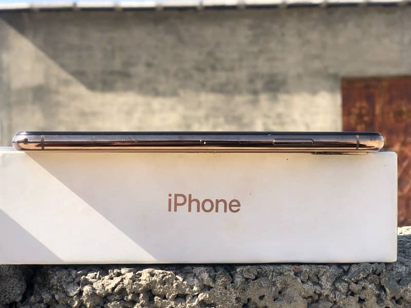 iPhone XS Max (256Gb - Non PTA(FU) - 100% Health) 3