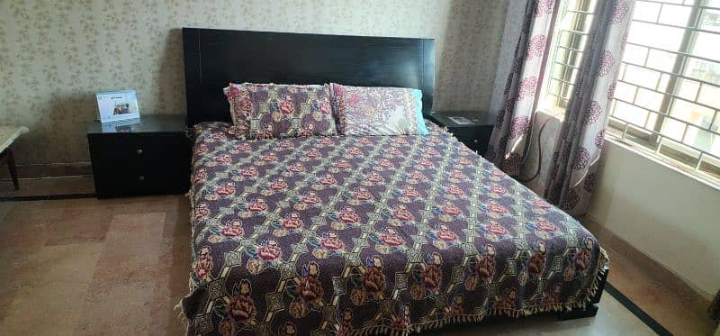 Bed Room Set with Spring Matrice, Side Table and Dressing Table 1