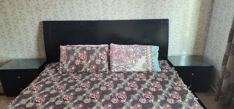 Bed Room Set with Spring Matrice, Side Table and Dressing Table 6