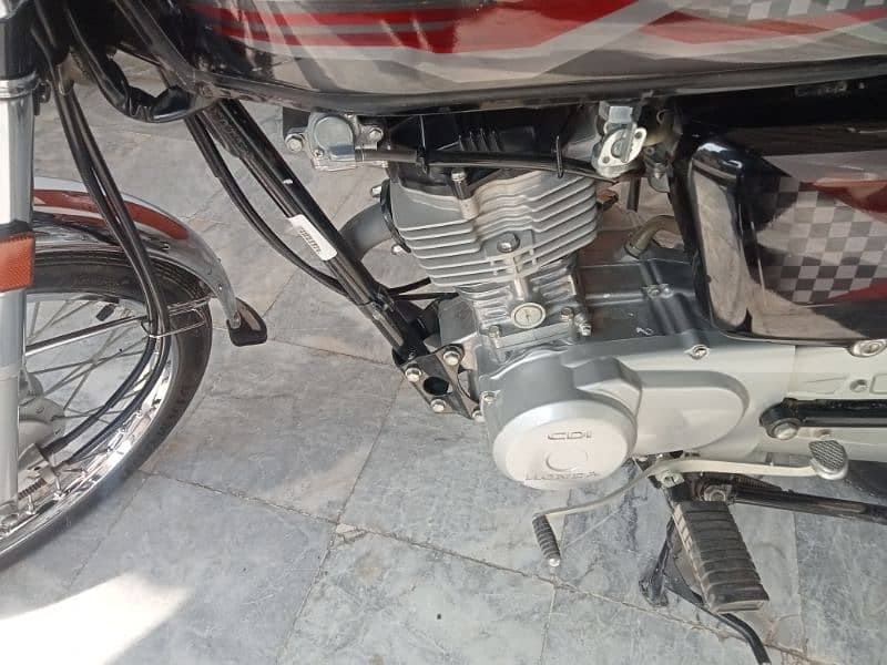 HONDA CG 125 LUSH and GENWAIN condition ma 2024 model . . . 7