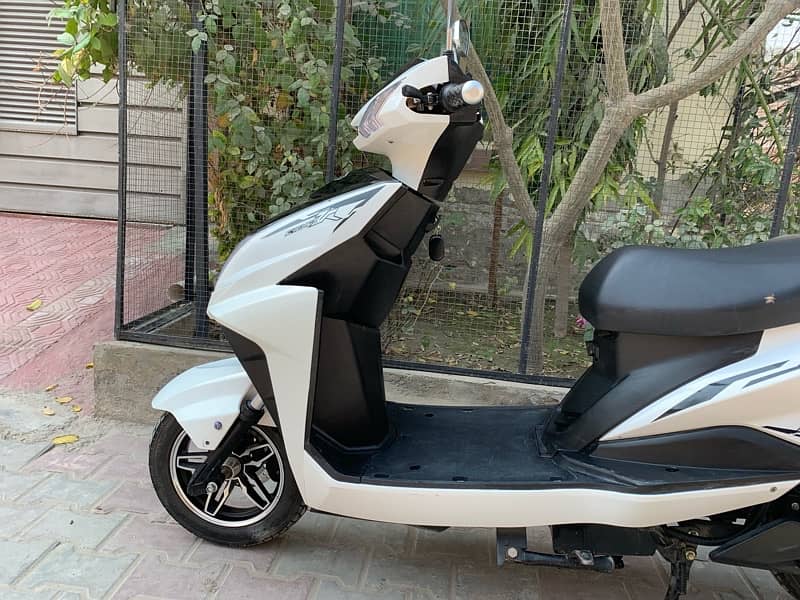 EV electric Scooty 2