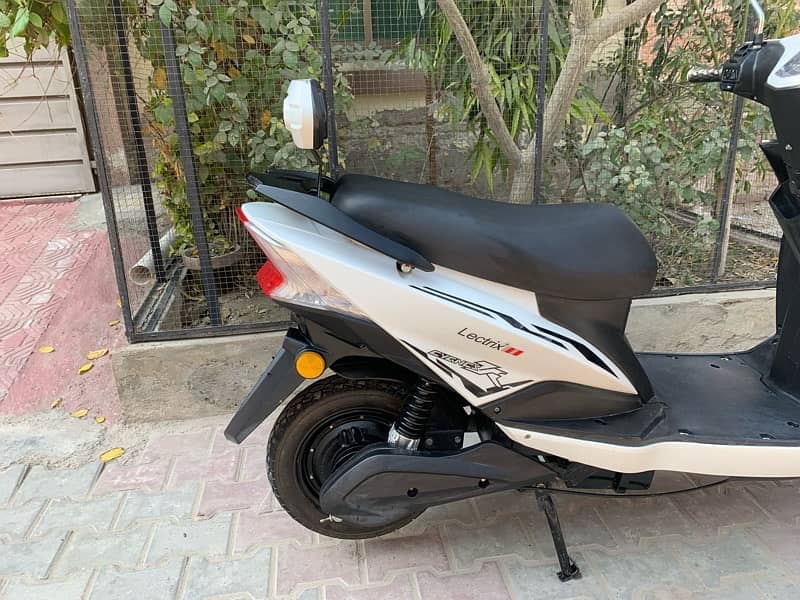 EV electric Scooty 7