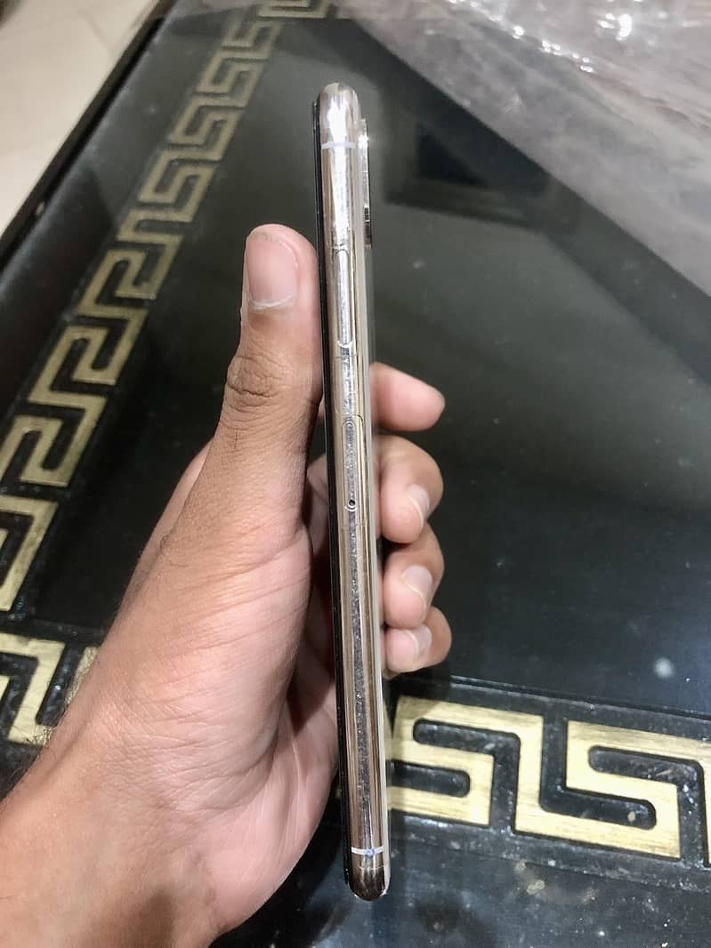 Apple iPhone XS Max 2