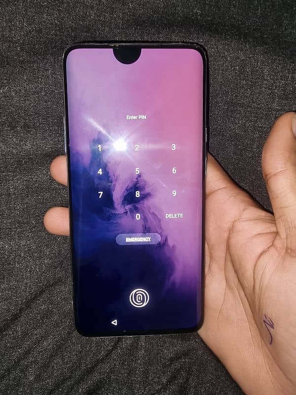 one plus 7 pro 8/256 screen ma dot hai 2