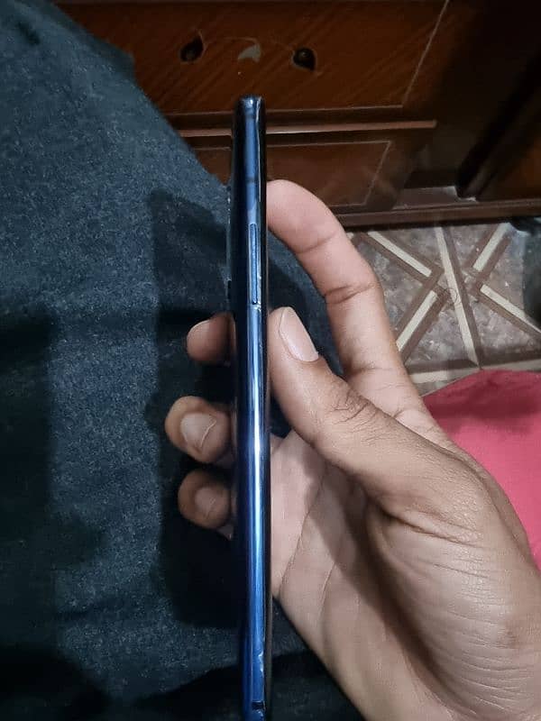 one plus 7 pro 8/256 screen ma dot hai 3