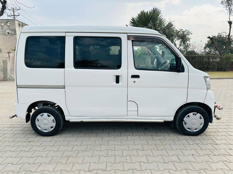 Daihatsu Hijet 2012 7