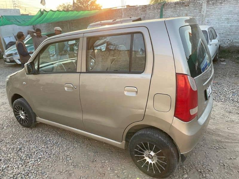 Suzuki Wagon R 2015 4