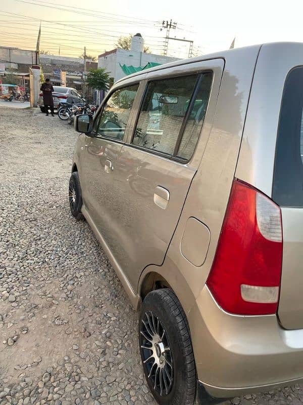 Suzuki Wagon R 2015 5