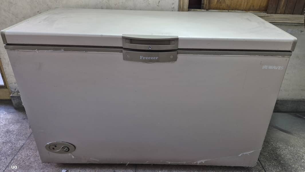 Waves WIN-DF-315 Chest Freezer - 425L (Single Door) For Sale 0