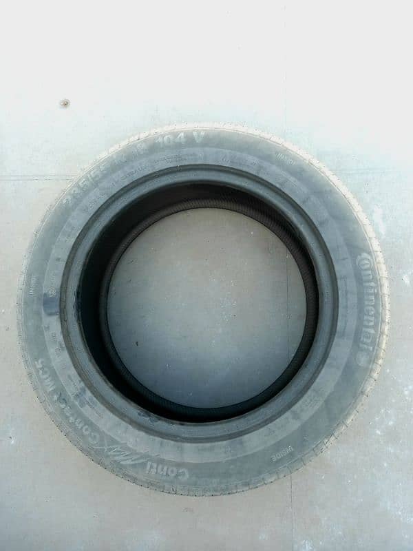 tyre for sale [235/55 RR] good condition 1