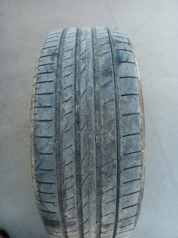 tyre for sale [235/55 RR] good condition 3