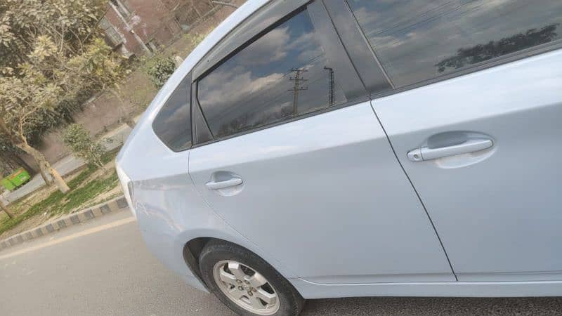 Toyota Prius Alpha 2013 2