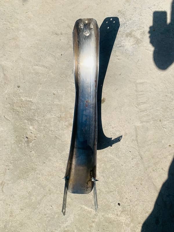 CD70 back cutmudguard in 10/10 condition whatsapp 03225747017 4