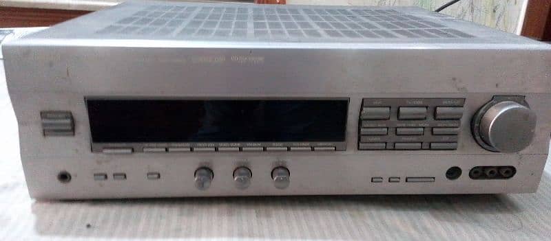 Yamaha DSP-A592 0