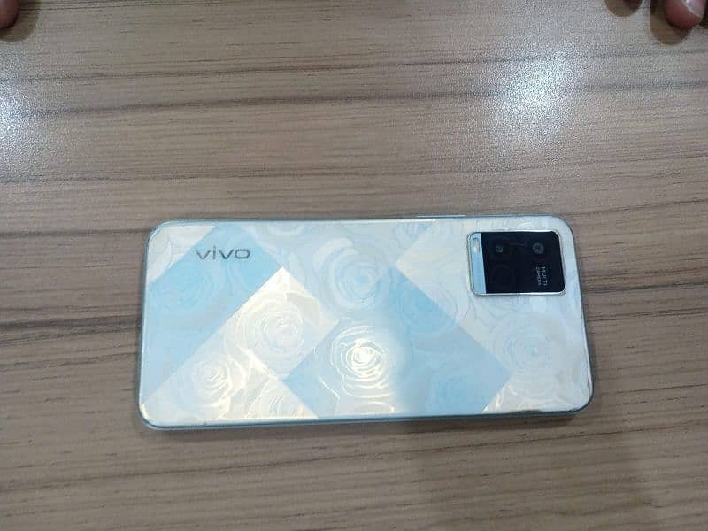 VIVO Y21 new only three month use. 4