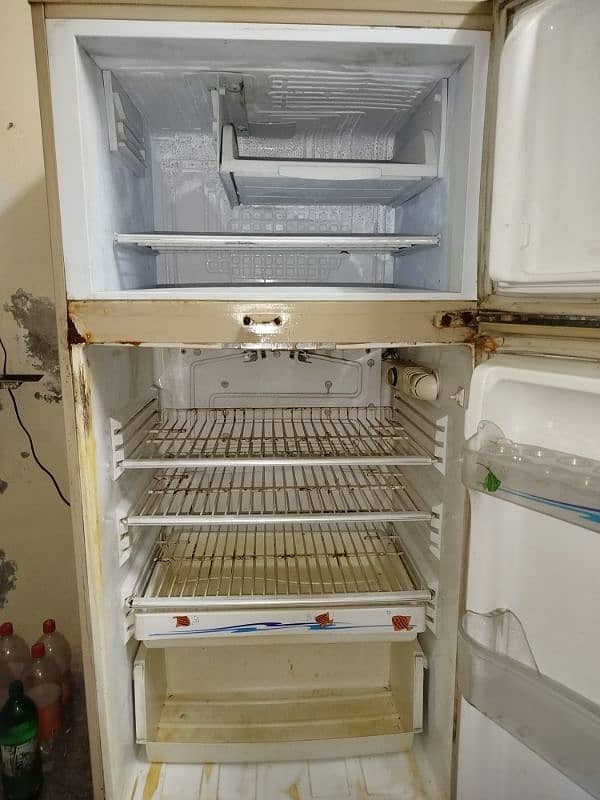 Use Fridge for sale medium size 3