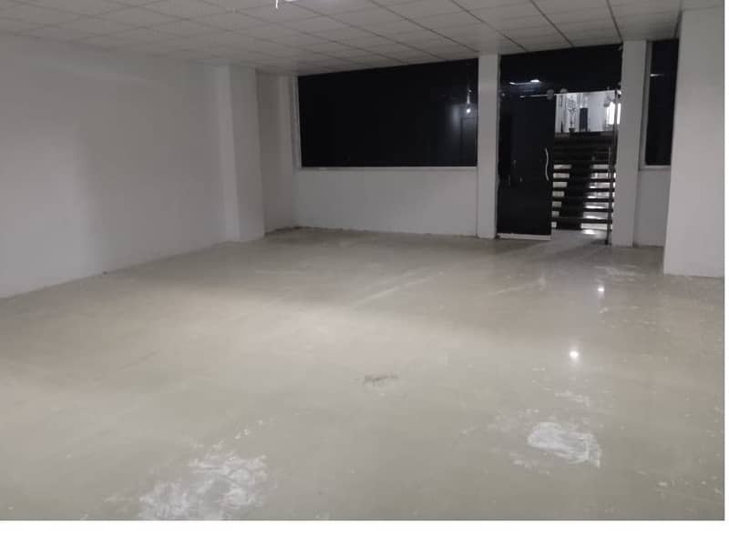 Area 700 Square Feet Office Available For Rent Real Pictures In Main Boulevard Road Gulberg 3 Lahore 0