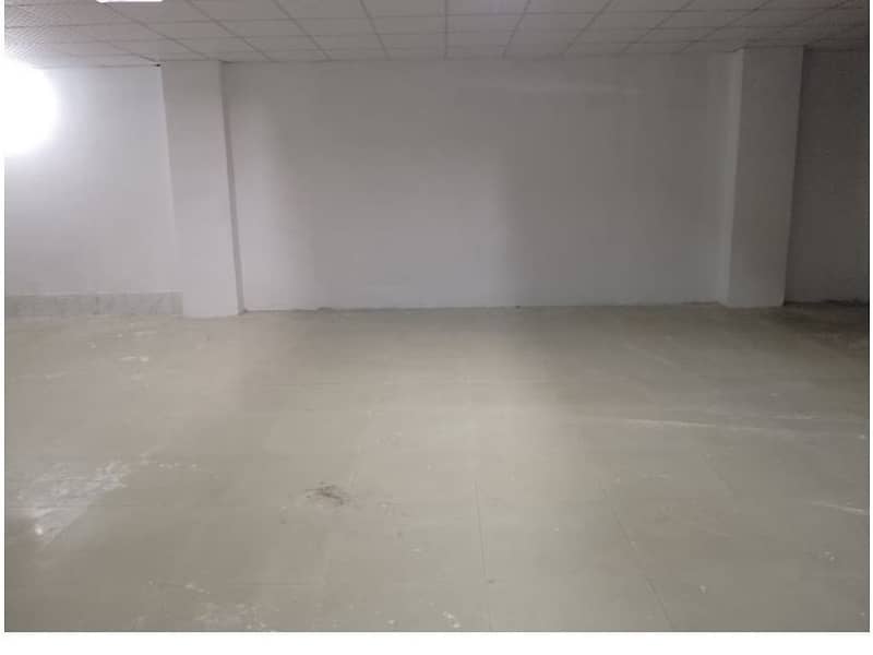 Area 700 Square Feet Office Available For Rent Real Pictures In Main Boulevard Road Gulberg 3 Lahore 4