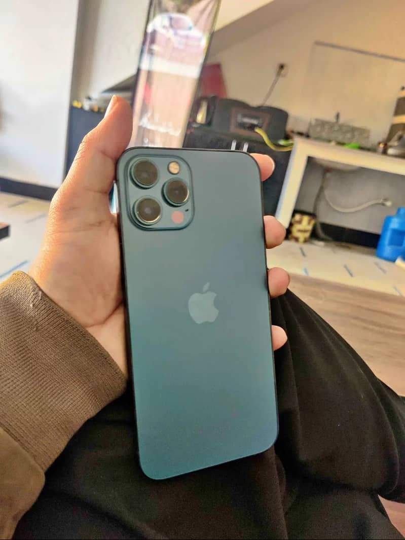 Apple iPhone 12 Pro Max 4