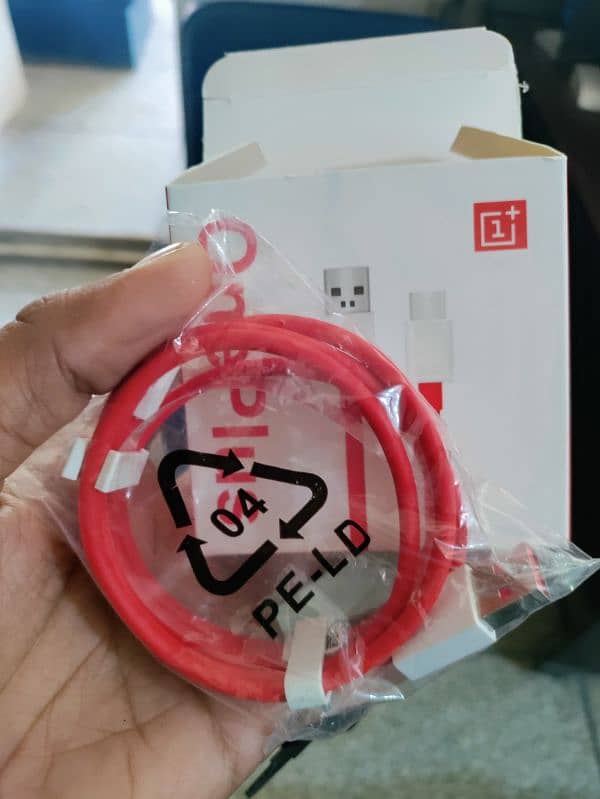 Oneplus 30W warp charger 1