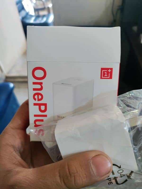 Oneplus 30W warp charger 2