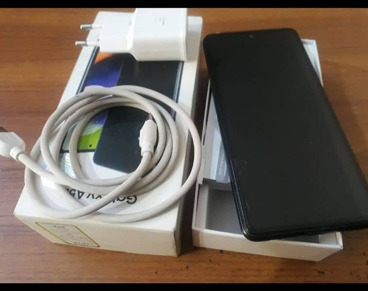 samsung a52 9/10 8/128 gb black color 0