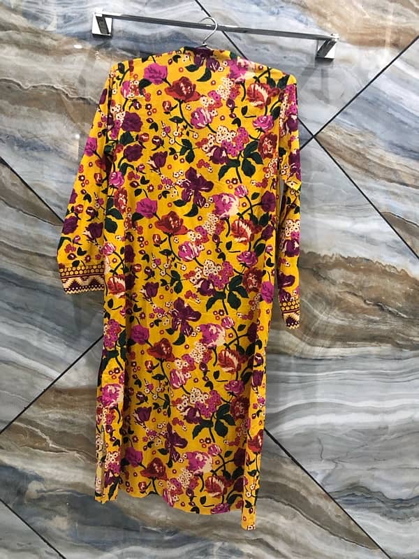 Sapphire Lawn Kurta 1