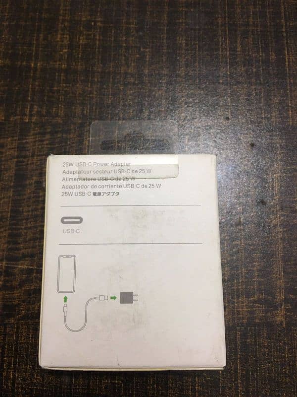 Apple 25W power adapter (usb c) 1