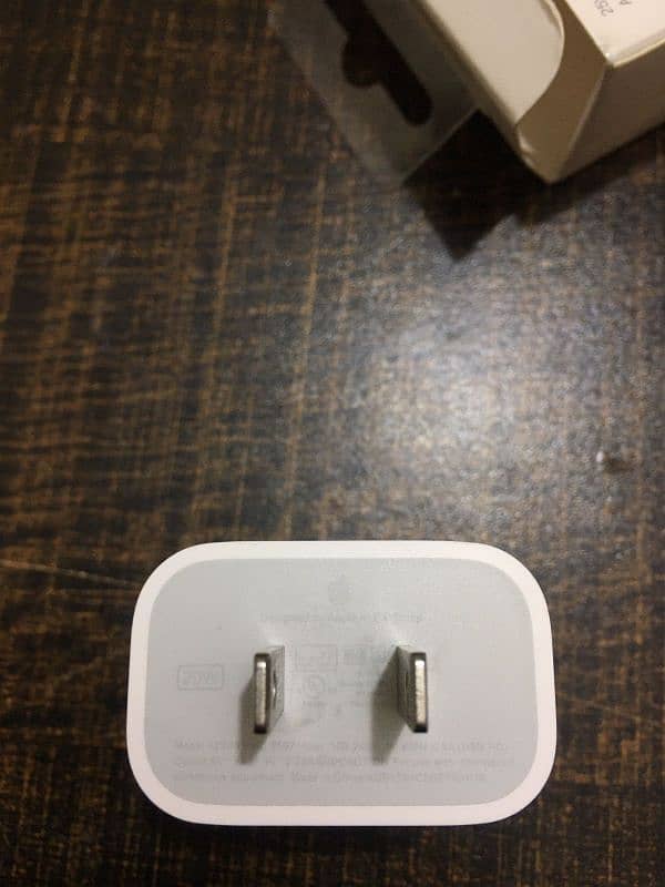 Apple 25W power adapter (usb c) 5