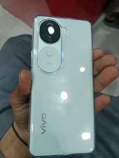 vivo v40e new 1 din use he bs new box charger