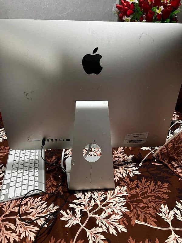 21.5-inch iMac (2017) 2