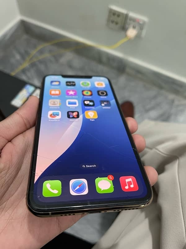 IphoneXs Max 6