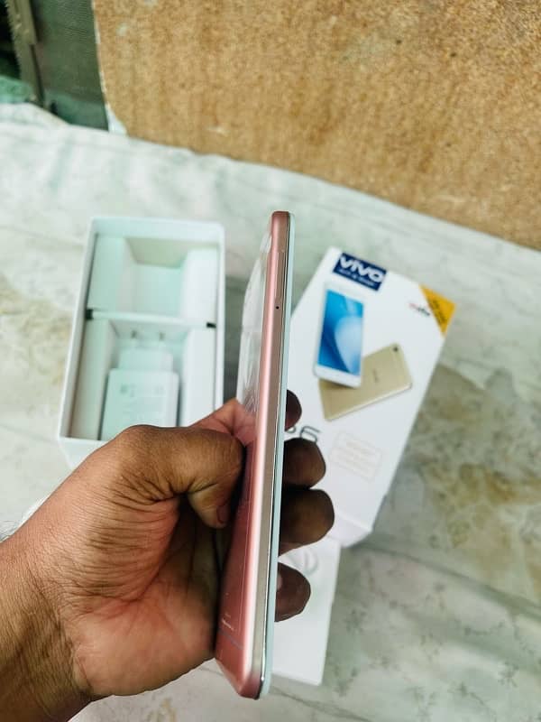 Vivo Y66 (4gb/64gb)urgent Sale. 0/3/2/9/7/7/5/7/4/1/3 8