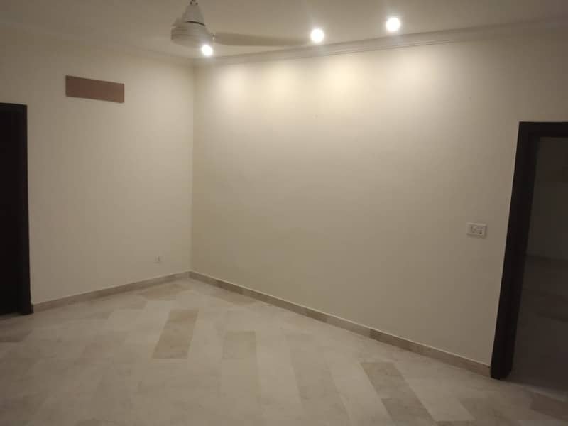 2 kanal corner house for rent available in Valencia Housing Society Lahore Bijli Pani gas available 37