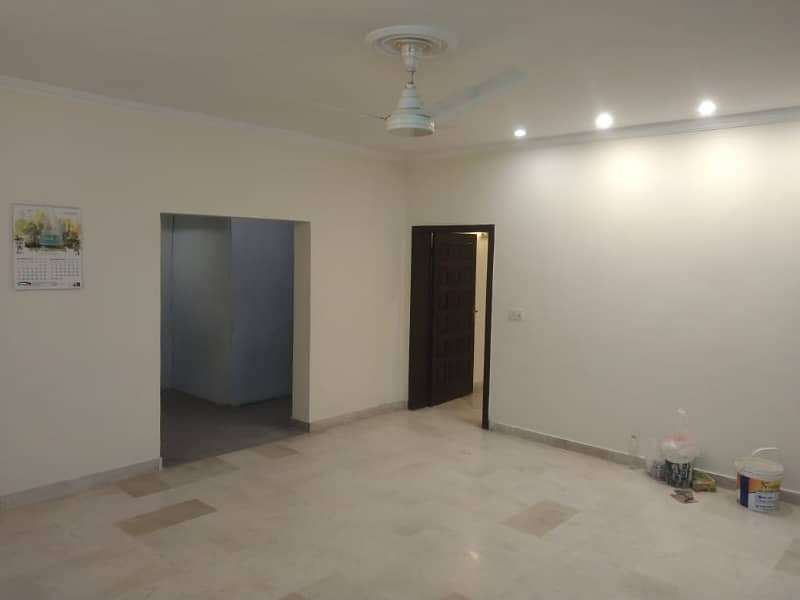 2 kanal corner house for rent available in Valencia Housing Society Lahore Bijli Pani gas available 41