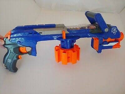 Nerf n-strike blaster with 1 magazine good condition 0