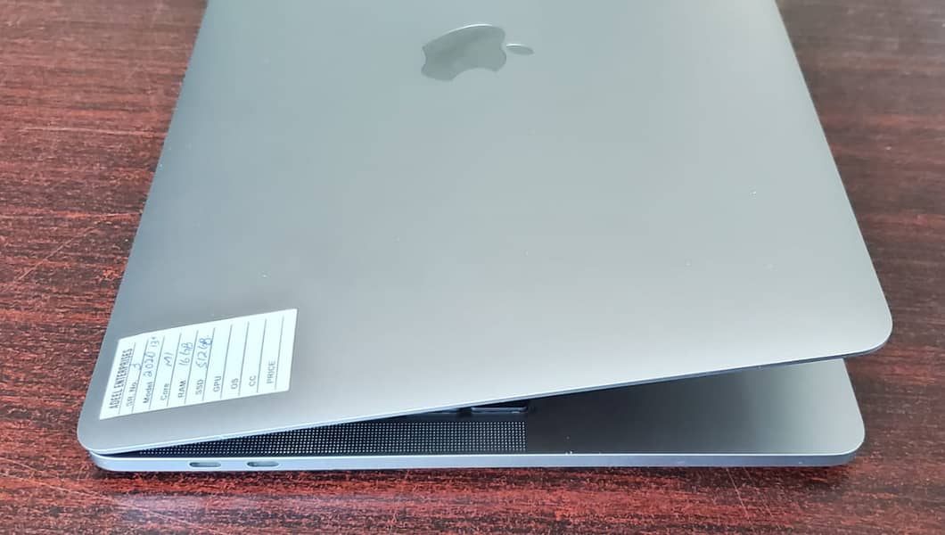 MACBOOK PRO M1 , 13" , 16GB RAM 512GB SSD 2