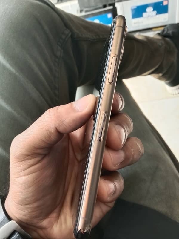 iphone 11pro pta approved 4