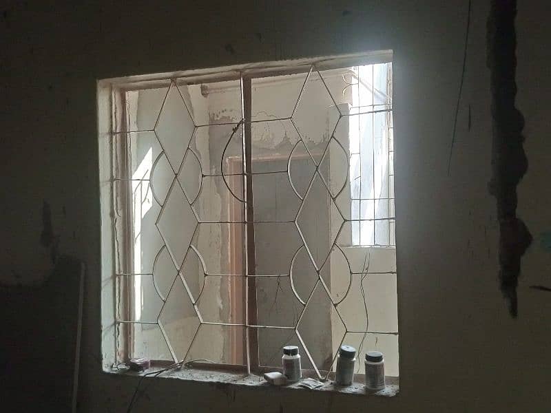 Window for sale in good condition 5