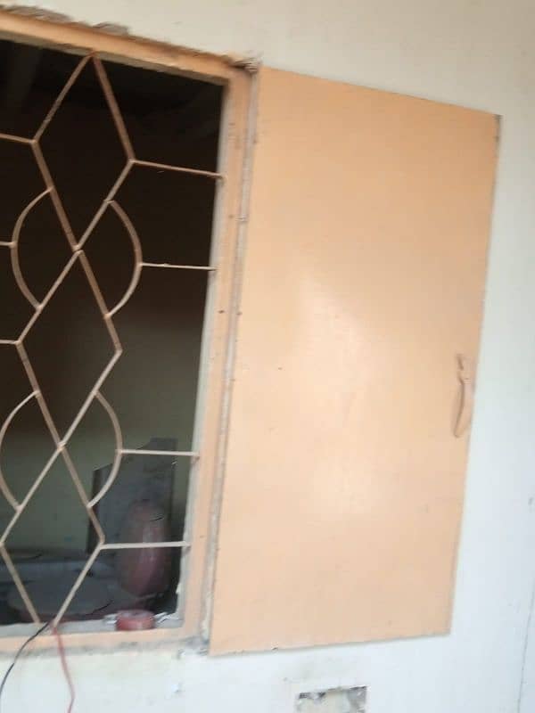 Window for sale in good condition 6