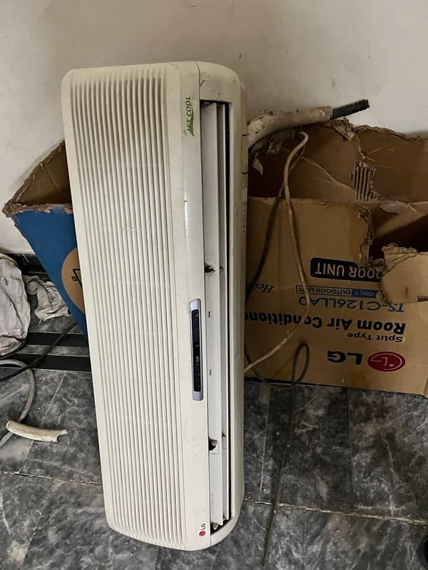 AC with white color 2