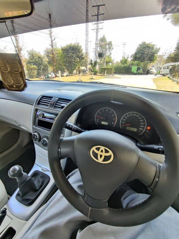 Toyota Corolla GLI 2013 genuine condition 10