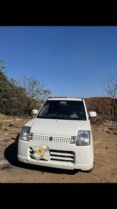 Suzuki Alto g2 2011. all genuine and clean.